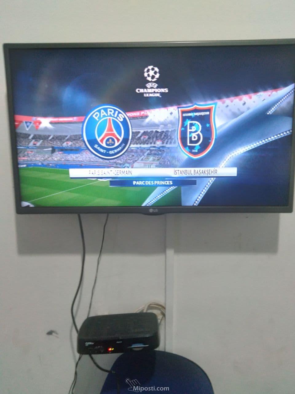 PS3 Gaming Console + 2 Pads + 5 Games