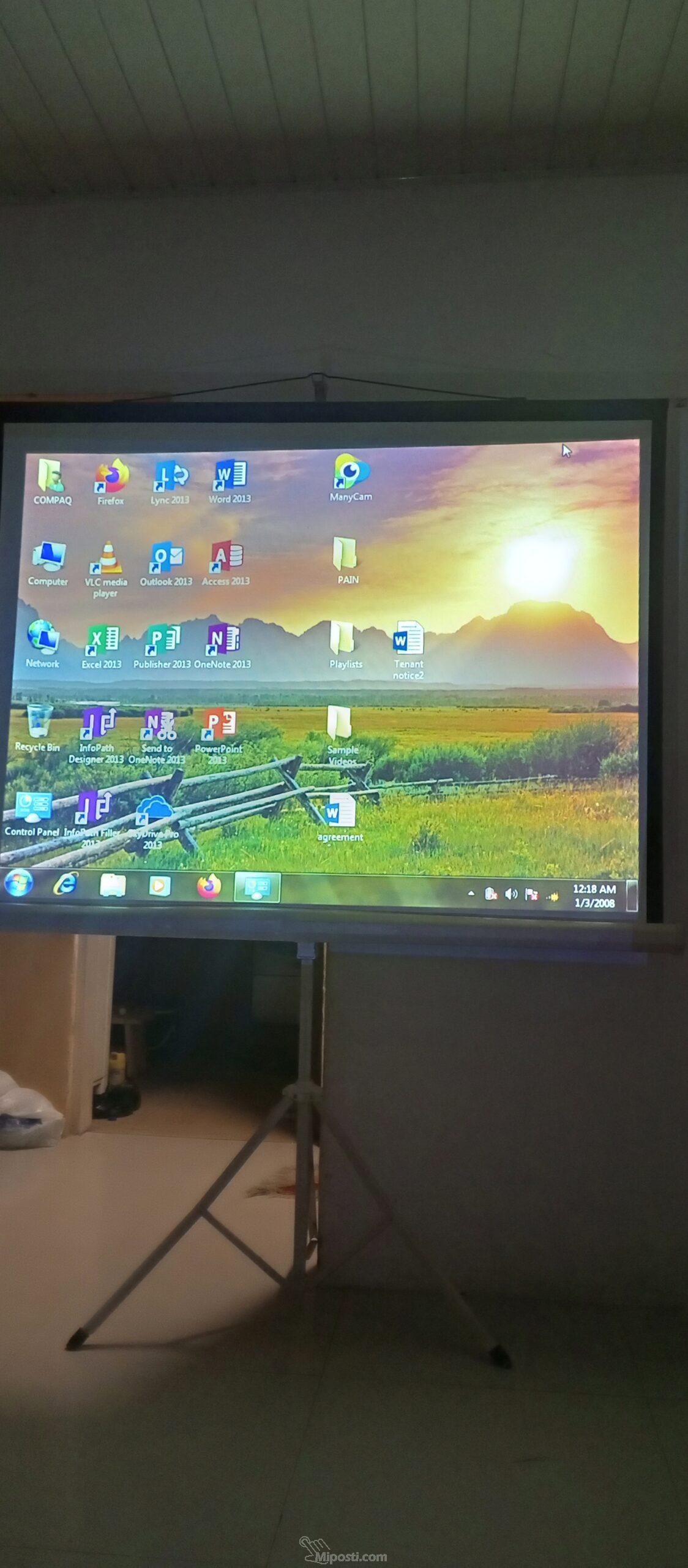 Projector and screen rent