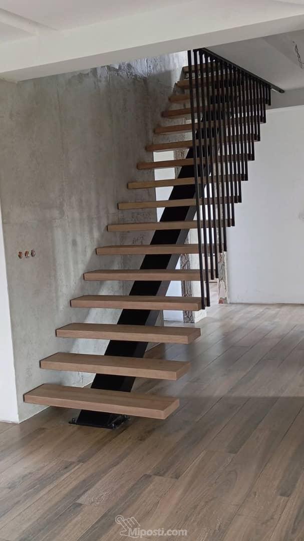 Ultra Modern Floating Stairs